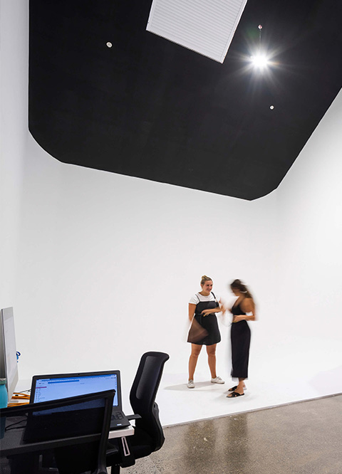 workit-spaces-side-photography-cyclorama-480x666-02 cyclorama